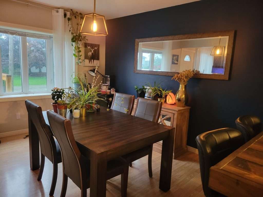 clean-dining-area